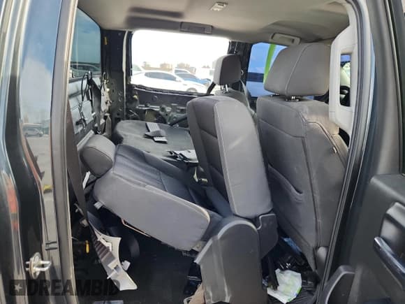 ✅ 2018 Chevrolet Silverado 1500 LT • VIN: 3GCPCREC4JG103383 • Lot: 93259325. Wystawiony na Copart z przebiegiem 182 821 mil. Bezpłatny archiwum sprzedaży aukcyjnych z USA i szczegółowy raport historii pojazdu na DreamBid. Zdjęcie 10.