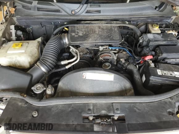 ✅ 2008 Jeep Commander Sport • VIN: 1J8HH48K88C155584 • Lot: 69933245. Listed on Copart with 230,443 mi. Free auction sales archive from the USA and detailed vehicle history report at DreamBid. Image 12.