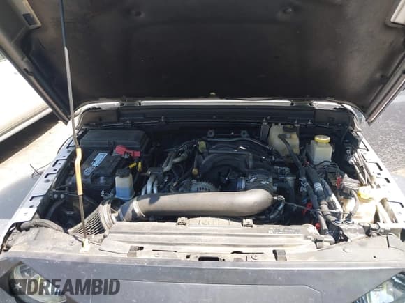 ✅ 2020 Jeep Gladiator Sport S • VIN: 1C6HJTAGXLL199209 • Lot: 42186918. Wystawiony na IAAI z przebiegiem 126 853 mil. Bezpłatny archiwum sprzedaży aukcyjnych z USA i szczegółowy raport historii pojazdu na DreamBid. Zdjęcie 10.