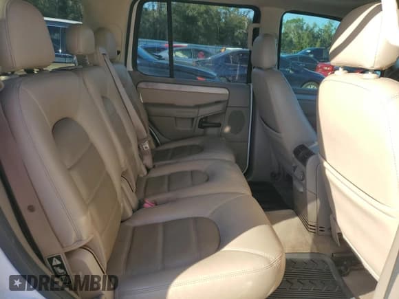 ✅ 2003 Ford Explorer XLT • VIN: 1FMZU73W53UC30937 • Lot: 42421025. Listed on Copart with 118,506 mi. Free auction sales archive from the USA and detailed vehicle history report at DreamBid. Image 11.