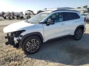 ✅ 2026 Toyota Corolla Cross XLE • VIN: 7MUDAABG0TV150339 • Лот: 91928275. Опубликован ранее на Copart с пробегом 1 034 миль. Бесплатный доступ к архиву аукционных продаж из США и подробный отчёт об истории автомобиля на DreamBid. Изображение 1.