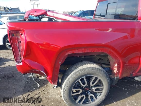 ✅ 2024 GMC Sierra 1500 AT4 • VIN: 3GTUUEEL5RG163404 • Лот: 41137809. Опубликован ранее на IAAI с пробегом 12 201 миль. Бесплатный доступ к архиву аукционных продаж из США и подробный отчёт об истории автомобиля на DreamBid. Изображение 22.