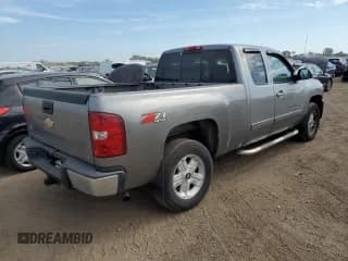 ✅ 2008 Chevrolet Silverado 1500 1LT • VIN: 2GCEK190281300650 • Lot: 71354264. Listed on Copart with 226,620 mi. Free auction sales archive from the USA and detailed vehicle history report at DreamBid. Image 3.