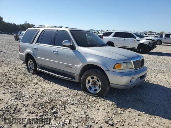 ✅ 2000 Lincoln Navigator • VIN: 5LMFU28A1YLJ33053 • Lot: 76778504. Listed on Copart with Not provided. Free auction sales archive from the USA and detailed vehicle history report at DreamBid. Image 4.