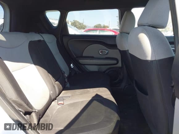 ✅ 2014 Kia Soul • VIN: KNDJN2A23E7110993 • Lot: 42761727. Listed on IAAI with 130,354 mi. Free auction sales archive from the USA and detailed vehicle history report at DreamBid. Image 8.