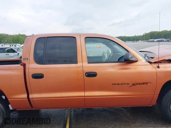 ✅ 2000 Dodge Dakota Sport • VIN: 1B7GL2AX6YS624270 • Lot: 42115234. Listed on IAAI with 187,410 mi. Free auction sales archive from the USA and detailed vehicle history report at DreamBid. Image 13.