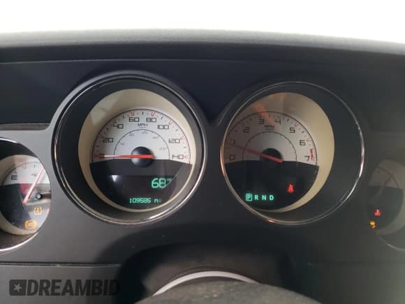 ✅ 2014 Dodge Challenger SXT • VIN: 2C3CDYAG5EH294465 • Lot: 85461484. Wystawiony na Copart z przebiegiem 109 585 mil. Bezpłatny archiwum sprzedaży aukcyjnych z USA i szczegółowy raport historii pojazdu na DreamBid. Zdjęcie 9.