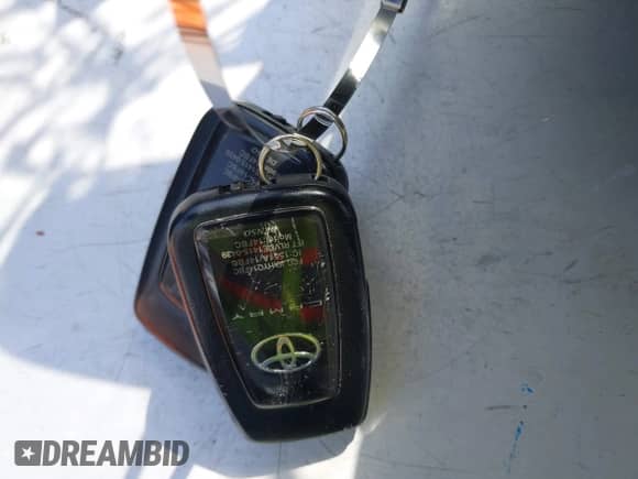 2022 Toyota Camry SE z VIN 4T1T11AK9NU047717, wystawiony jako IAAI lot #42316618 z przebiegiem 86 410 mil mil oraz . Historia ofert i sprzedaży dostępna na DreamBid. Obrazek 11.