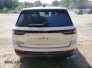 ✅ 2025 Jeep Grand Cherokee Altitude • VIN: 1C4RJHAG2S8657207 • Lot: 68435995. Wystawiony na Copart z przebiegiem 4 615 mil. Bezpłatny archiwum sprzedaży aukcyjnych z USA i szczegółowy raport historii pojazdu na DreamBid. Zdjęcie 6.