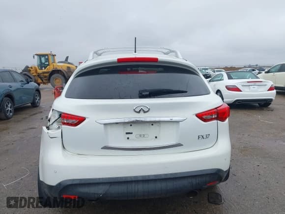 ✅ 2013 Infiniti FX • VIN: JN8CS1MU7DM142407 • Lot: 41567881. Wystawiony na IAAI z przebiegiem 112 961 mil. Bezpłatny archiwum sprzedaży aukcyjnych z USA i szczegółowy raport historii pojazdu na DreamBid. Zdjęcie 16.