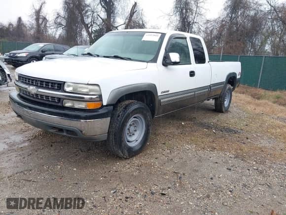 2000 Chevrolet Silverado 2500 LT с VIN 1GCGK29U5YE396273, выставлен на аукционе IAAI как лот 41957044 с пробегом 93 031 миль миль и . История ставок и продаж доступна на DreamBid. Изображение 2.
