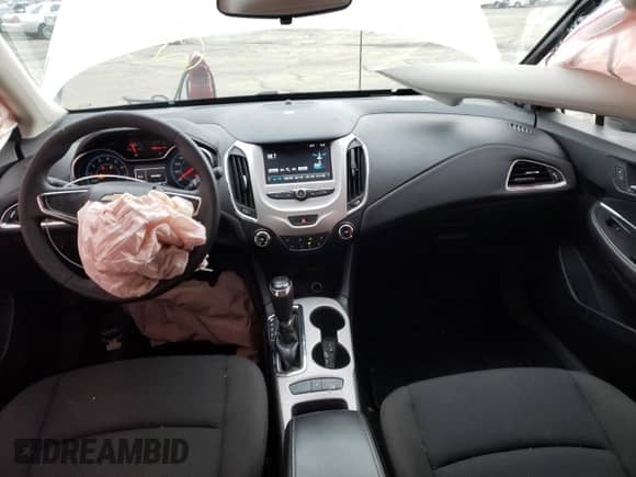 ✅ 2016 Chevrolet Cruze LS • VIN: 1G1BC5SM2G7252565 • Lot: 73061662. Wystawiony na Copart z przebiegiem 67 661 mil mil. Skorzystaj z bezpłatnego archiwum sprzedaży aukcyjnych z USA i zobacz szczegółowy raport historii pojazdu na DreamBid. Zdjęcie 8.