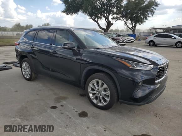 ✅ 2021 Toyota Highlander Limited • VIN: 5TDYZRAH8MS047524 • Lot: 67279085. Listed on Copart with 47,524 mi. Free auction sales archive from the USA and detailed vehicle history report at DreamBid. Image 4.