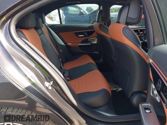 ✅ 2023 Mercedes-Benz C 300 • VIN: W1KAF4HB6PR151162 • Lot: 42519054. Wystawiony na IAAI z przebiegiem 24 163 mil. Bezpłatny archiwum sprzedaży aukcyjnych z USA i szczegółowy raport historii pojazdu na DreamBid. Zdjęcie 8.