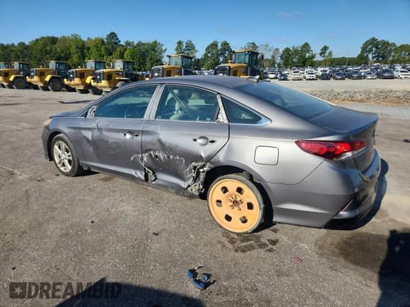 2018 Hyundai Sonata SEL with VIN 5NPE34AF8JH624124, listed as a Copart auction lot 81333465 with 114,806 mi miles and Salvage title. Bid and sale history available at DreamBid. Image 2.