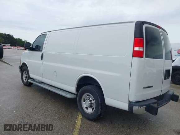 ✅ 2021 Chevrolet Express Cargo • VIN: 1GCWGAFP2M1204749 • Лот: 42672844. Опубликован ранее на IAAI с пробегом 57 795 миль. Бесплатный доступ к архиву аукционных продаж из США и подробный отчёт об истории автомобиля на DreamBid. Изображение 3.