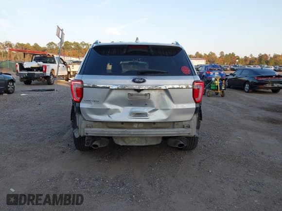 ✅ 2017 Ford Explorer Limited • VIN: 1FM5K7F88HGC69240 • Lot: 43765531. Wystawiony na IAAI z przebiegiem 224 853 mil. Bezpłatny archiwum sprzedaży aukcyjnych z USA i szczegółowy raport historii pojazdu na DreamBid. Zdjęcie 17.
