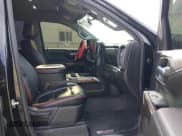 ✅ 2021 Chevrolet Silverado 1500 RST • VIN: 1GCUYEEL8MZ376540 • Lot: 42153636. Wystawiony na IAAI z przebiegiem 40 516 mil. Bezpłatny archiwum sprzedaży aukcyjnych z USA i szczegółowy raport historii pojazdu na DreamBid. Zdjęcie 5.