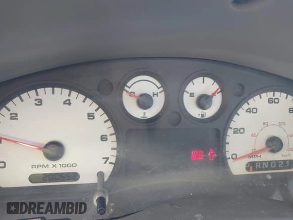 ✅ 2004 Ford Ranger XL • VIN: 1FTYR10UX4PB12304 • Lot: 43875700. Wystawiony na IAAI z przebiegiem 200 552 mil. Bezpłatny archiwum sprzedaży aukcyjnych z USA i szczegółowy raport historii pojazdu na DreamBid. Zdjęcie 7.