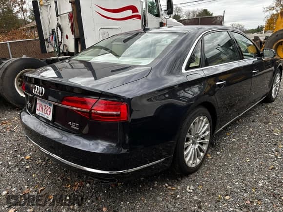 ✅ 2015 Audi A8 4.0T • VIN: WAU32AFD9FN024894 • Lot: 91904645. Wystawiony na Copart z przebiegiem 133 382 mil. Bezpłatny archiwum sprzedaży aukcyjnych z USA i szczegółowy raport historii pojazdu na DreamBid. Zdjęcie 4.