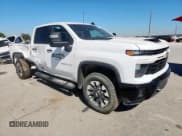 ✅ 2024 Chevrolet Silverado 2500HD Custom • VIN: 1GC4YME76RF336964 • Lot: 85485825. Wystawiony na Copart z przebiegiem 35 998 mil. Bezpłatny archiwum sprzedaży aukcyjnych z USA i szczegółowy raport historii pojazdu na DreamBid. Zdjęcie 4.