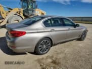 ✅ 2017 BMW 5 Series 540i xDrive • VIN: WBAJE7C35HG891004 • Лот: 91930255. Опубликован ранее на Copart с пробегом 81 139 миль. Бесплатный доступ к архиву аукционных продаж из США и подробный отчёт об истории автомобиля на DreamBid. Изображение 3.