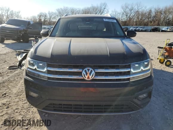 ✅ 2019 Volkswagen Atlas SE • VIN: 1V2UR2CA0KC579983 • Lot: 54599895. Listed on Copart with 99,552 mi. Free auction sales archive from the USA and detailed vehicle history report at DreamBid. Image 5.