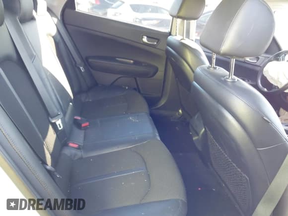 ✅ 2019 Kia Optima LX • VIN: 5XXGT4L30KG306779 • Lot: 43493768. Wystawiony na IAAI z przebiegiem Nie podano. Bezpłatny archiwum sprzedaży aukcyjnych z USA i szczegółowy raport historii pojazdu na DreamBid. Zdjęcie 8.