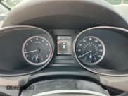 ✅ 2017 Hyundai Santa Fe 2.4L • VIN: 5XYZU3LB9HG430643 • Lot: 91221195. Wystawiony na Copart z przebiegiem 80 521 mil. Bezpłatny archiwum sprzedaży aukcyjnych z USA i szczegółowy raport historii pojazdu na DreamBid. Zdjęcie 9.