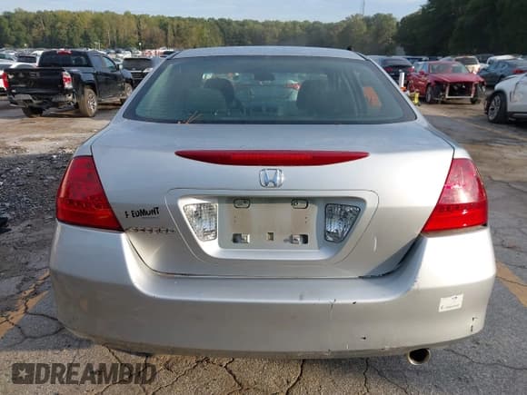 ✅ 2006 Honda Accord LX • VIN: 3HGCM564X6G710232 • Lot: 43398716. Listed on IAAI with 84,501 mi. Free auction sales archive from the USA and detailed vehicle history report at DreamBid. Image 16.