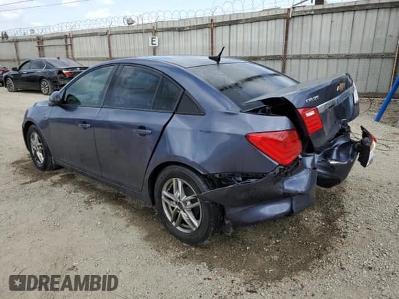 ✅ 2013 Chevrolet Cruze LS • VIN: 1G1PA5SH5D7299650 • Lot: 82364185. Listed on Copart with 171,189 mi. Free auction sales archive from the USA and detailed vehicle history report at DreamBid. Image 2.