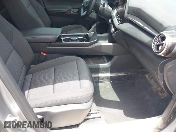 ✅ 2025 Chevrolet Equinox FWD LT • VIN: 3GNAXHEG8SL136412 • Lot: 42456987. Wystawiony na IAAI z przebiegiem 4 692 mil. Bezpłatny archiwum sprzedaży aukcyjnych z USA i szczegółowy raport historii pojazdu na DreamBid. Zdjęcie 5.