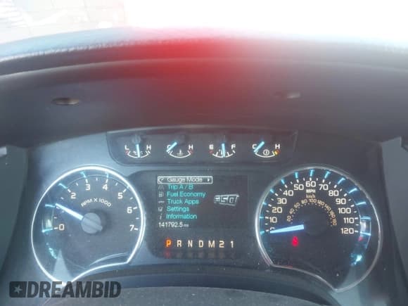 ✅ 2011 Ford F-150 Lariat • VIN: 1FTFW1EF8BFC00023 • Lot: 43556101. Wystawiony na IAAI z przebiegiem 141 792 mil. Bezpłatny archiwum sprzedaży aukcyjnych z USA i szczegółowy raport historii pojazdu na DreamBid. Zdjęcie 7.