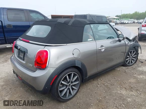✅ 2016 MINI Convertible • VIN: WMWWG5C53G3C19327 • Лот: 42030590. Опубликован ранее на IAAI с пробегом 33 898 миль. Бесплатный доступ к архиву аукционных продаж из США и подробный отчёт об истории автомобиля на DreamBid. Изображение 4.