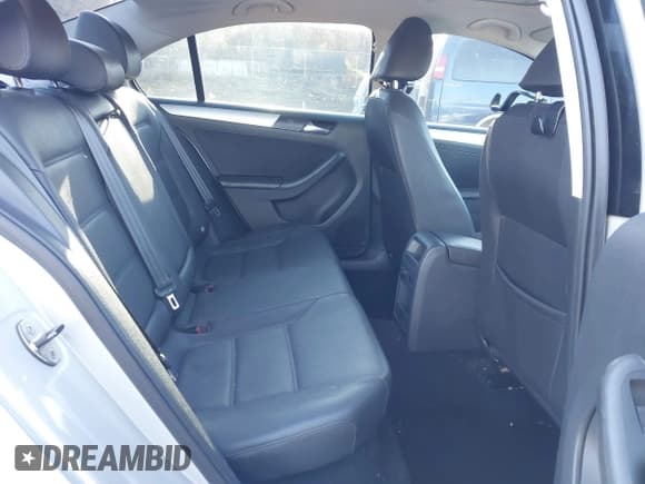 ✅ 2011 Volkswagen Jetta SEL • VIN: 3VWLZ7AJ1BM392342 • Lot: 43675264. Listed on IAAI with 183,001 mi. Free auction sales archive from the USA and detailed vehicle history report at DreamBid. Image 8.