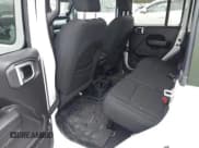 ✅ 2021 Jeep Wrangler Unlimited Sport Altitude • VIN: 1C4HJXDG2MW791599 • Lot: 41235427. Wystawiony na IAAI z przebiegiem 47 220 mil. Bezpłatny archiwum sprzedaży aukcyjnych z USA i szczegółowy raport historii pojazdu na DreamBid. Zdjęcie 8.