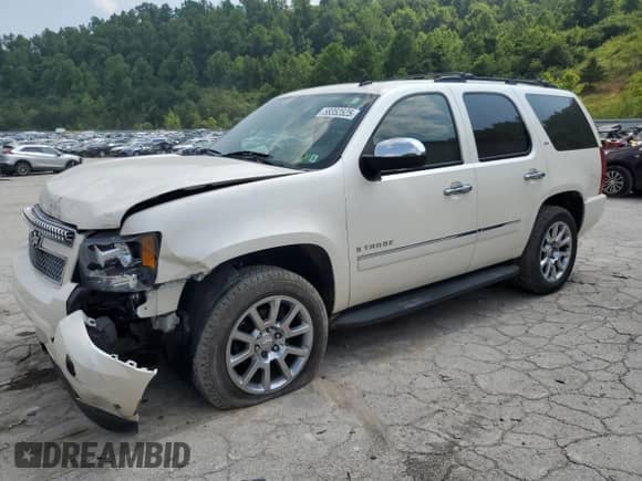 2009 Chevrolet Tahoe LTZ с VIN 1GNFK33259R285376, выставлен на аукционе Copart как лот 58352525 с пробегом 153 689 миль миль и Списание • Salvage title. История ставок и продаж доступна на DreamBid. Изображение 1.