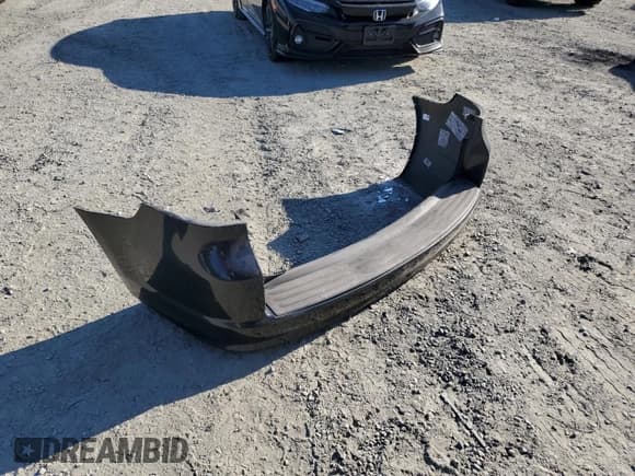 ✅ 2012 Volkswagen Routan SE • VIN: 2C4RVABGXCR240465 • Лот: 71836984. Опубликован ранее на Copart с пробегом 78 559 миль. Бесплатный доступ к архиву аукционных продаж из США и подробный отчёт об истории автомобиля на DreamBid. Изображение 13.