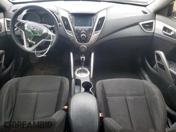 ✅ 2017 Hyundai Veloster Value Edition • VIN: KMHTC6AD7HU308971 • Lot: 83349544. Wystawiony na Copart z przebiegiem 152 450 mil. Bezpłatny archiwum sprzedaży aukcyjnych z USA i szczegółowy raport historii pojazdu na DreamBid. Zdjęcie 8.