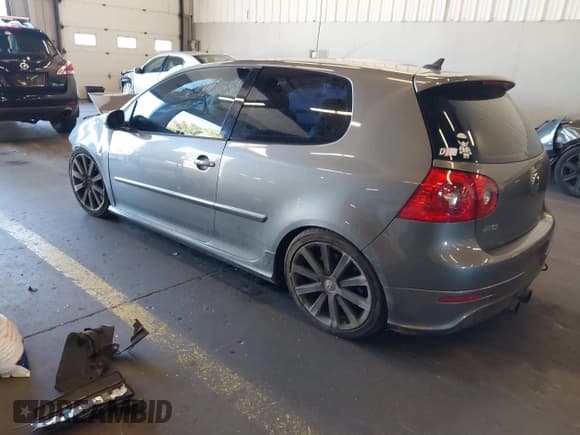 ✅ 2008 Volkswagen R32 • VIN: WVWKC71K28W026732 • Lot: 43451876. Listed on IAAI with 141,762 mi. Free auction sales archive from the USA and detailed vehicle history report at DreamBid. Image 3.