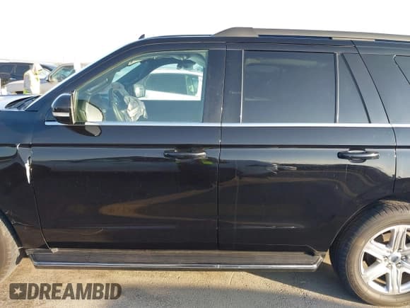✅ 2019 Ford Expedition XLT • VIN: 1FMJU1HT5KEA82614 • Lot: 41796289. Listed on IAAI with 101,583 mi. Free auction sales archive from the USA and detailed vehicle history report at DreamBid. Image 14.