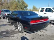 ✅ 2009 Dodge Challenger SE • VIN: 2B3LJ44V89H588439 • Lot: 40663211. Wystawiony na IAAI z przebiegiem 172 655 mil. Bezpłatny archiwum sprzedaży aukcyjnych z USA i szczegółowy raport historii pojazdu na DreamBid. Zdjęcie 3.