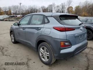 ✅ 2020 Hyundai Kona SE • VIN: KM8K1CAA4LU410307 • Лот: 77148093. Опубликован ранее на Copart с пробегом 54 121 миль. Бесплатный доступ к архиву аукционных продаж из США и подробный отчёт об истории автомобиля на DreamBid. Изображение 2.