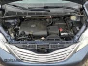 ✅ 2017 Toyota Sienna XLE • VIN: 5TDYZ3DC1HS827917 • Lot: 90220885. Wystawiony na Copart z przebiegiem 124 990 mil. Bezpłatny archiwum sprzedaży aukcyjnych z USA i szczegółowy raport historii pojazdu na DreamBid. Zdjęcie 12.