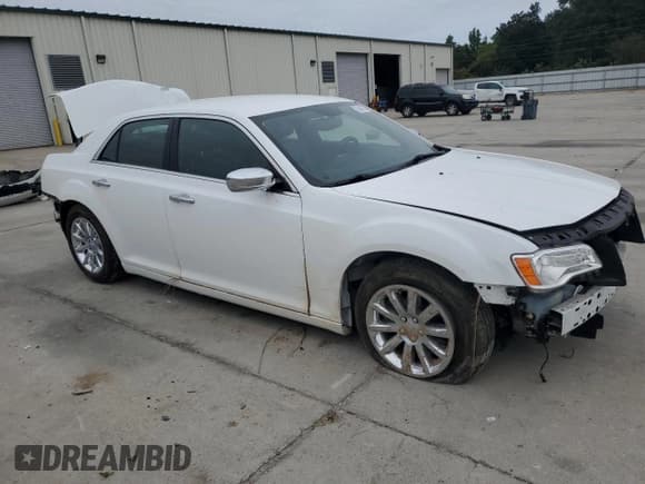 ✅ 2013 Chrysler 300 C • VIN: 2C3CCAET3DH675778 • Лот: 86240255. Опубликован ранее на Copart с пробегом 85 930 миль. Бесплатный доступ к архиву аукционных продаж из США и подробный отчёт об истории автомобиля на DreamBid. Изображение 4.
