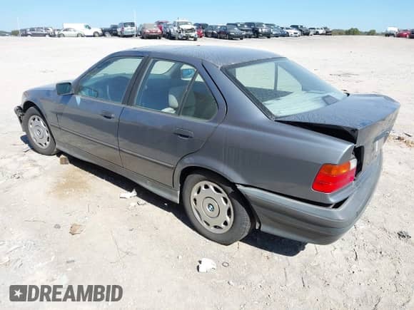 1994 BMW 3 Series с VIN WBACA5324RFG10398, выставлен на аукционе IAAI как лот 43429143 с пробегом Не указан миль и . История ставок и продаж доступна на DreamBid. Изображение 3.