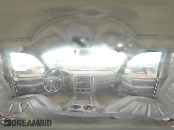 ✅ 2003 Ford Explorer XLT • VIN: 1FMZU73K33UC64999 • Lot: 53792465. Wystawiony na Copart z przebiegiem 190 186 mil. Bezpłatny archiwum sprzedaży aukcyjnych z USA i szczegółowy raport historii pojazdu na DreamBid. Zdjęcie 14.