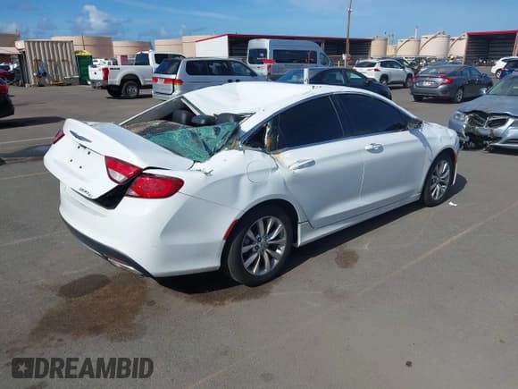 ✅ 2015 Chrysler 200 C • VIN: 1C3CCCCG2FN519209 • Lot: 42642312. Wystawiony na IAAI z przebiegiem 114 730 mil. Bezpłatny archiwum sprzedaży aukcyjnych z USA i szczegółowy raport historii pojazdu na DreamBid. Zdjęcie 4.