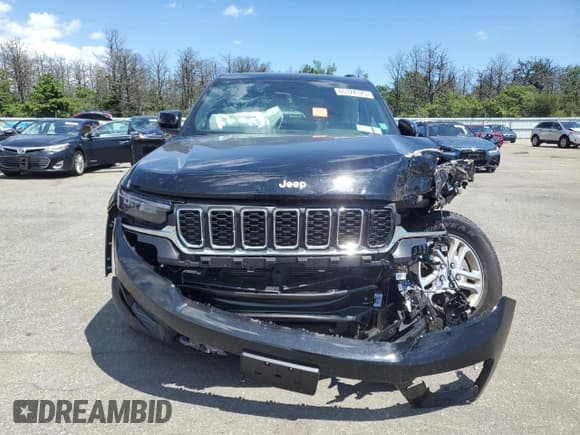 ✅ 2025 Jeep Grand Cherokee Altitude X • VIN: 1C4RJHAG8SC291489 • Lot: 65124125. Listed on Copart with 3,892 mi. Free auction sales archive from the USA and detailed vehicle history report at DreamBid. Image 5.