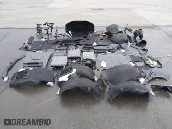 ✅ 2024 Lamborghini Revuelto • VIN: ZHWUC1ZM9RLA00251 • Лот: 42165680. Опубликован ранее на IAAI с пробегом 788 миль. Бесплатный доступ к архиву аукционных продаж из США и подробный отчёт об истории автомобиля на DreamBid. Изображение 18.